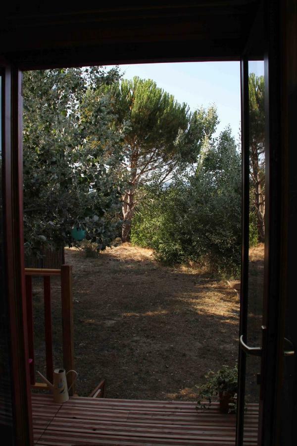 Roulotte Aux Peupliers La Tour-d'Aigues Exterior photo